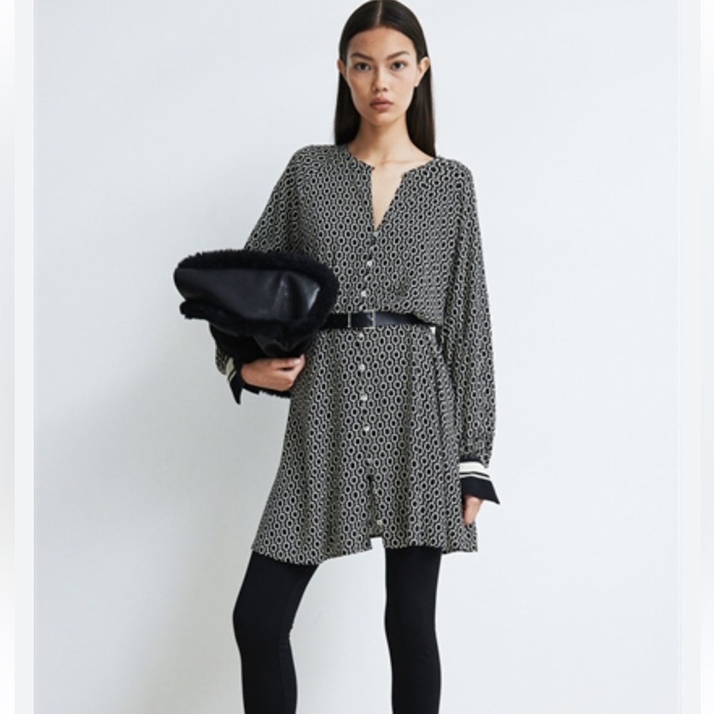 H&M Black and White Printed Long-Sleeve Dress,S